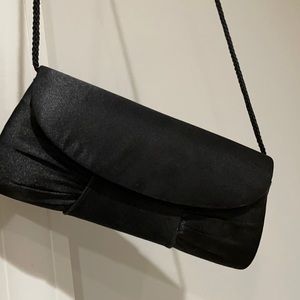 Black clutch
